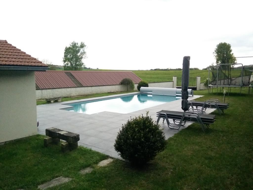 Les Petunias Hugier Exterior foto